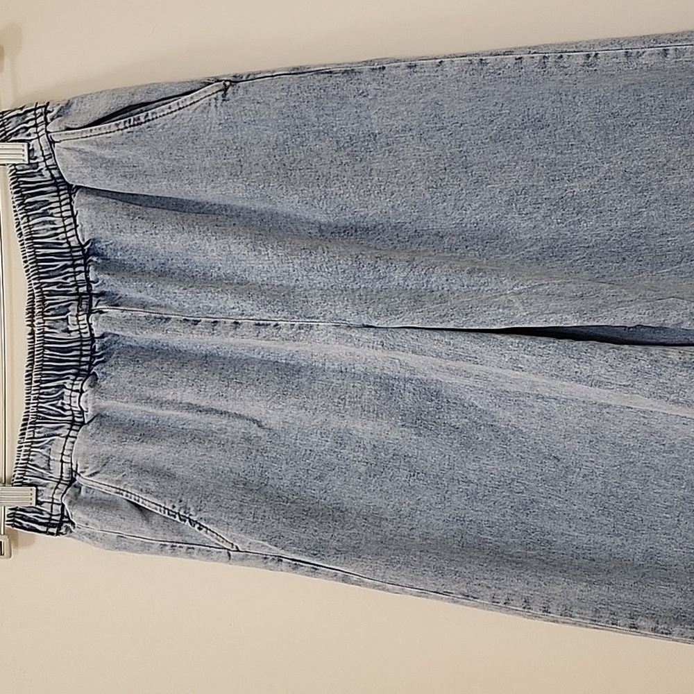 WeWoreWhat Light Wash Blue Wide Leg Jeans - Picture 5 of 16